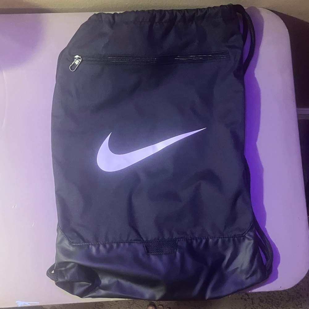 Nike Black and White Drawstring Bag
